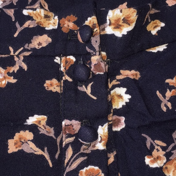 Brandy Melville floral skirt - Picture 2 of 3